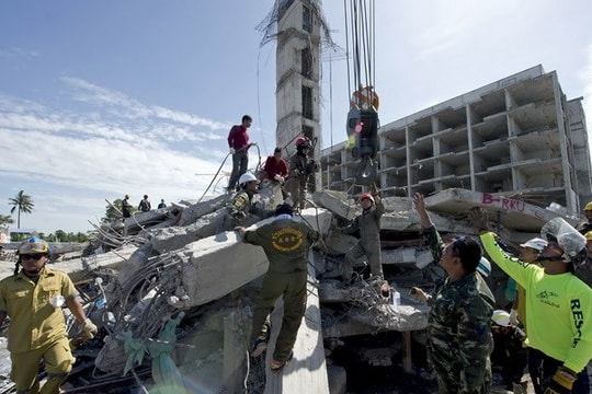 Sập công trình xây dựng tại Thái Lan làm 16 người thiệt mạng