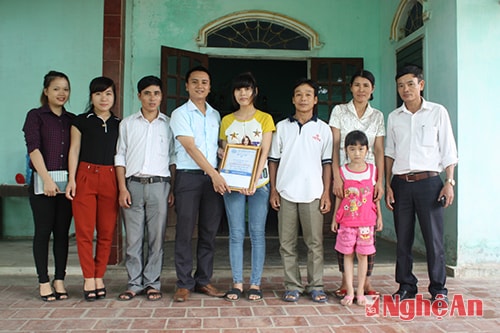 Quỹ học bổng Jasa: Trao quà HS nghèo đậu thủ khoa Đại học năm 2014