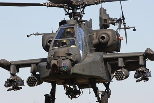 Chuyên gia TQ: VN có thể mua tàu đổ bộ, trực thăng Apache Mỹ