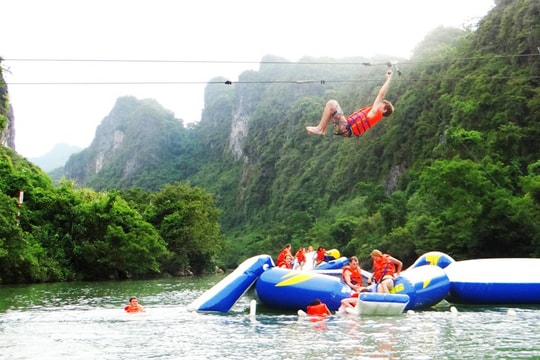 Phong Nha - Kẻ Bàng mở dịch vụ đu dây trên không zip-line