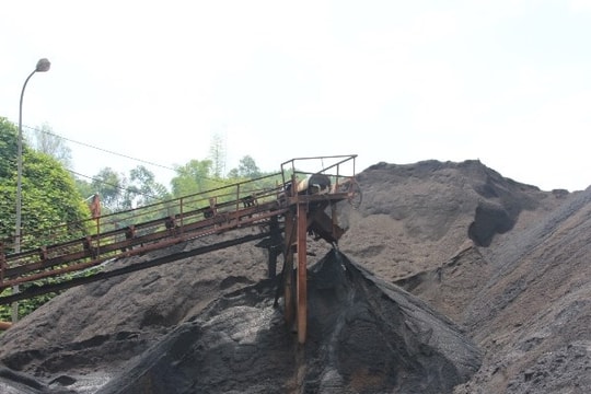 Bảo vệ khoáng sản: Cần phương thuốc chữa "lời nguyền tài nguyên"