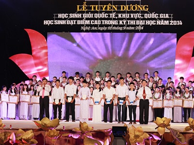 Lễ tuyên dương học sinh giỏi năm 2014