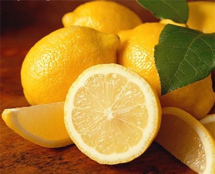 Trị gàu hiệu quả bằng nước cốt chanh