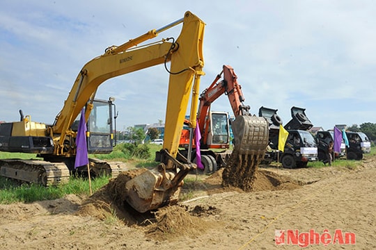 Gắn biển công trình và khởi công xây dựng Trung tâm mua sắm Nguyễn Kim