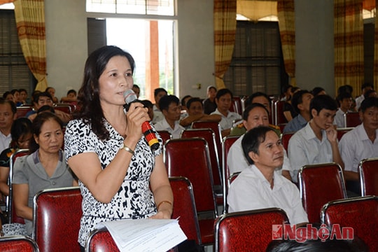 Đồng chí Phan Đình Trạc tiếp xúc cử tri huyện Quỳ Châu