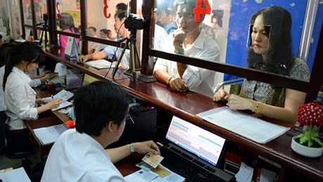 Cấp đổi giấy phép lái xe qua mạng từ tháng 12