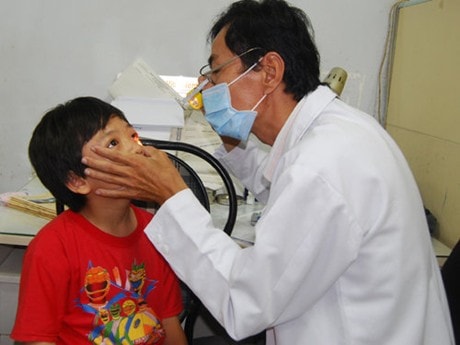 Bộ Y tế yêu cầu cách ly người bệnh đau mắt đỏ