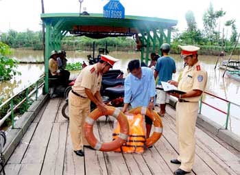 Tăng cường quản lý trật tự an toàn giao thông đường thủy nội địa