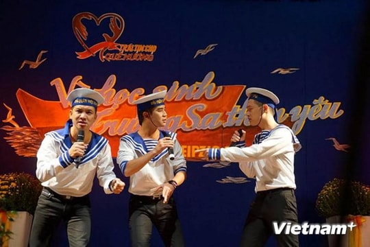 Lắng đọng đêm nhạc từ thiện "Vì học sinh Trường Sa thân yêu"