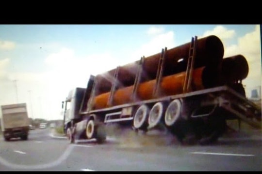 Những tình huống tránh tai nạn ngoạn mục