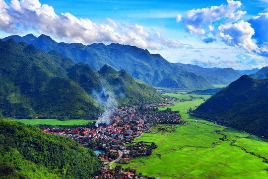 Hà Giang lần đầu tiên diễn ra hội chợ du lịch Tây Bắc