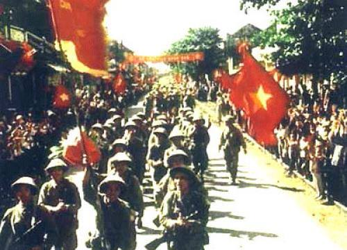 Hà Nội bừng tiến quân ca