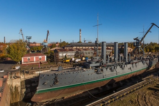 Cận cảnh sửa chữa lớn chiến hạm cổ nhất Nga