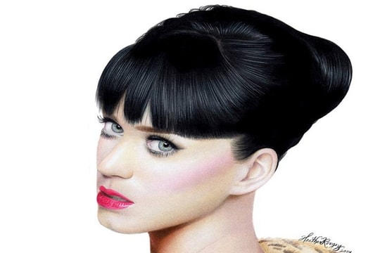 Nữ sinh xinh đẹp có tài vẽ chân dung vạn người mê