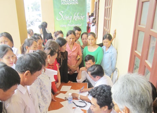 Prudential Việt Nam tổ chức khám bệnh miễn phí cho người dân Thái Hòa