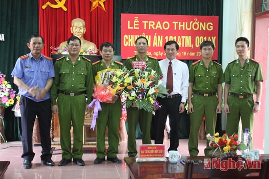 Khen thưởng Công an TX Thái Hòa về thành tích phá án