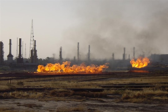 IS tấn công mỏ dầu của Syria, sát hại 30 tay súng thân chính phủ