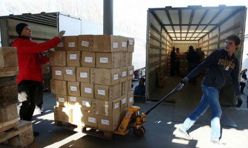 Nga bất ngờ gửi đoàn xe cứu trợ thứ 5 sang Ukraine