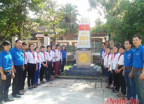 Hoàn thành công trình cột mốc Hoàng Sa và Trường Sa