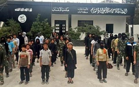 IS đóng cửa trường học ở Đông Syria, ép học luật Hồi giáo