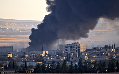Mỹ mở lại không kích IS, giao tranh dữ dội ở Kobani, Syria