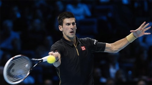 Djokovic đặt một chân vào bán kết ATP Finals