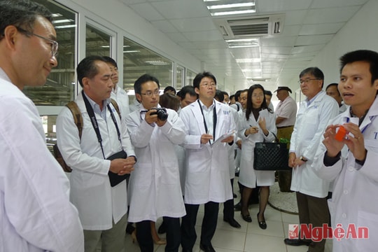 Đoàn công tác ĐSQ Nhật Bản tham quan dự án Sữa tươi sạch TH Truemilk