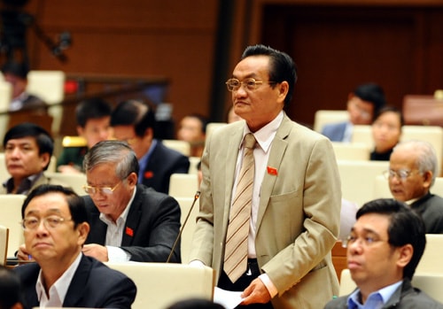 Đừng để nông dân "tự bơi" tìm thị trường tiêu thụ