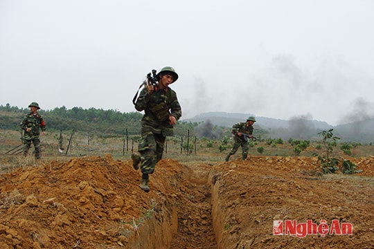 Diễn tập chiến thuật cấp đại đội có bắn đạn thật