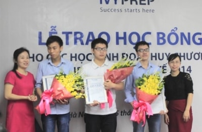 Ba học sinh đoạt giải Olympic Toán Quốc tế 2014 nhận học bổng IvyLead