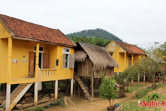 Ngày mới ở bản Văng Môn