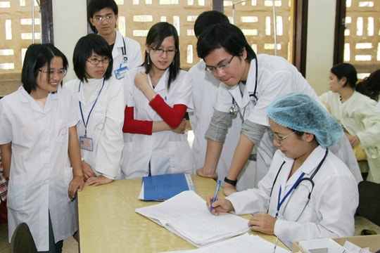 Kiểm soát chặt đào tạo nhân lực ngành y