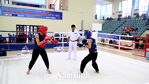 Đoàn Nghệ An đoạt HCB nội dung chạy tiếp sức 4x400m nữ