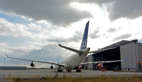 Máy bay quân sự Nga suýt đâm chuyên cơ dân dụng