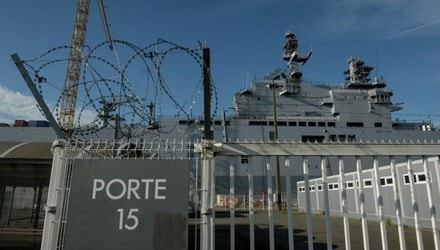 Nga bác tin 'thủy thủ Nga phong tỏa tàu Mistral'