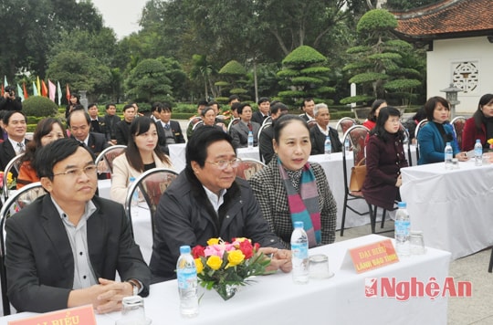 Lễ trao tặng Mộc bản khắc về cụ Phó bảng Nguyễn Sinh Sắc