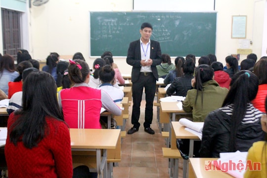 Nỗ lực của thầy giáo trẻ...