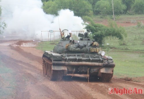 Sức mạnh lữ đoàn xe tăng 215