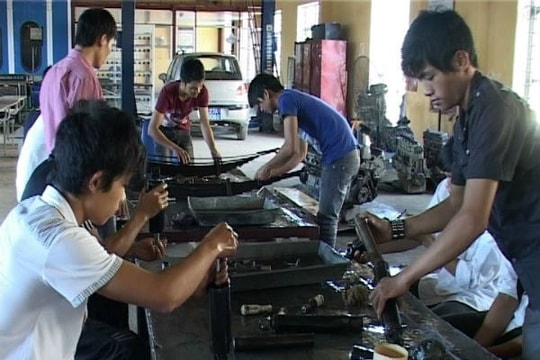 Lao động thất nghiệp được hỗ trợ 1 triệu đồng học nghề mỗi tháng