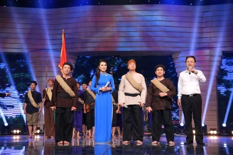 Phạm Thu Hà cùng Đức Tuấn dẫn đầu 'Giai điệu tự hào' tháng 12