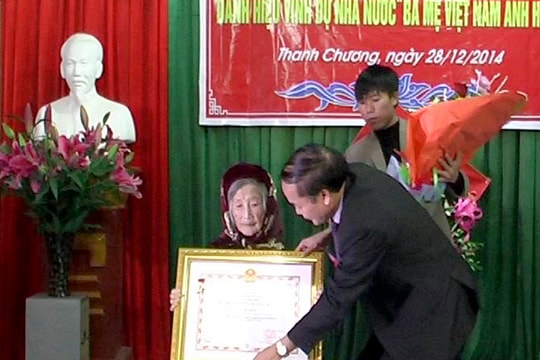 Thanh Chi tổ chức Lễ trao tặng danh hiệu Bà mẹ VNAH