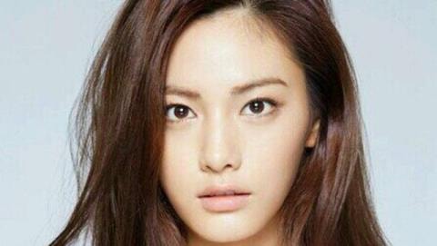 Ca sĩ Nana có gương mặt đẹp nhất thế giới