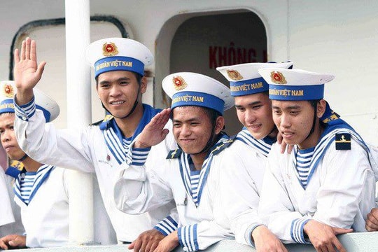 Khởi hành chuyến thăm, chúc Tết quân và dân huyện đảo Trường Sa