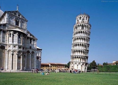 Tháp nghiêng Pisa - kiến trúc kì lạ của thế giới