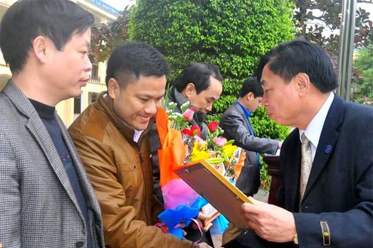 Trao giải Cuộc thi sáng tạo Thanh thiếu niên nhi đồng tỉnh Nghệ An