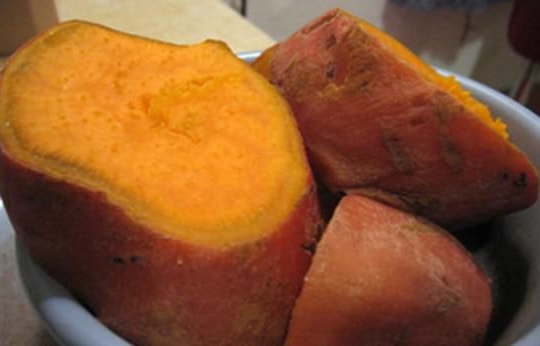 Chữa loét dạ dày hiệu quả với khoai lang