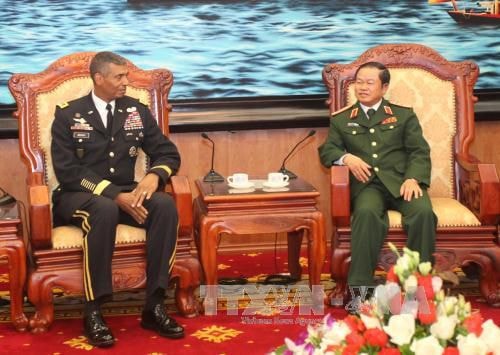 Tư lệnh Lục quân Thái Bình Dương Mỹ thăm Việt Nam