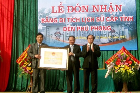 Lễ đón bằng di tích lịch sử cấp tỉnh đền Phú Phong