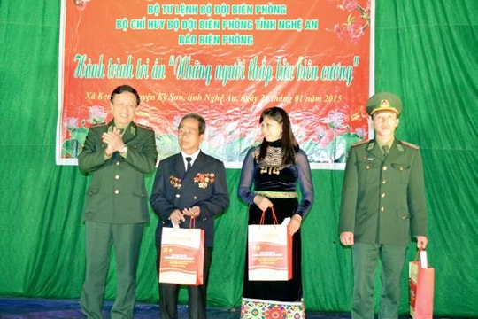 Hành trình tri ân "Những người thắp lửa biên cương"