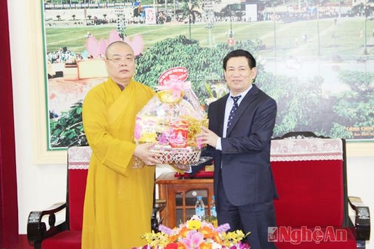 Lãnh đạo tỉnh đón tiếp Ban Trị sự Giáo hội Phật giáo Nghệ An